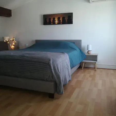 La Immeuble Proche Place Francois 1er