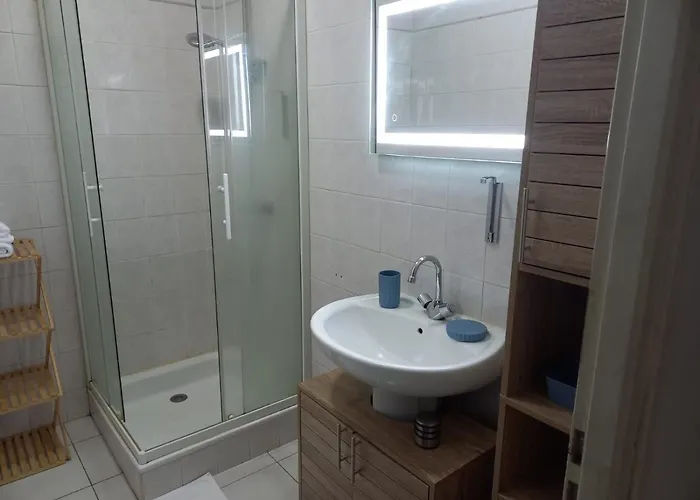 La Résidence Immeuble Proche Place François 1er Apartamento *