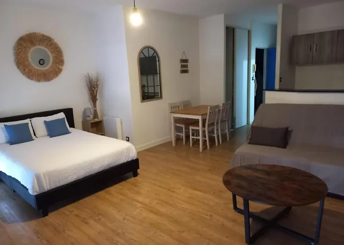 La Résidence Immeuble Proche Place François 1er Apartamento *